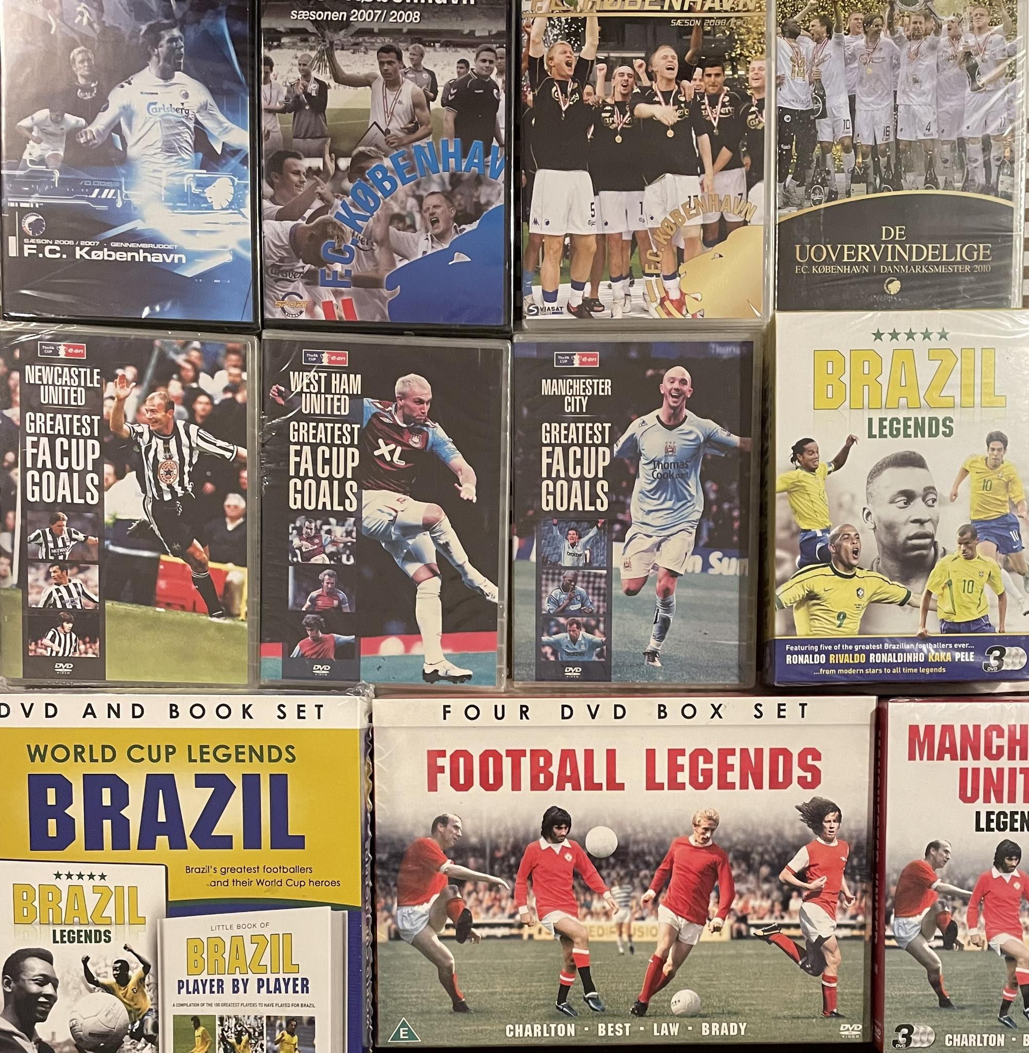 B&oslash;ger, DVD'er og kortspil