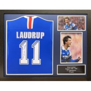 Rangers  2019/2020 Officiel klubtrje signeret af Brian Laudrup / indrammet og med foto certifikat 