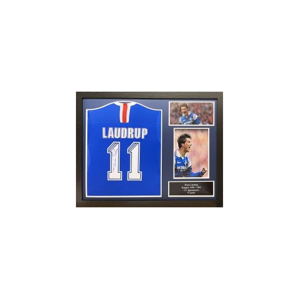 Rangers  2019/2020 Officiel klubtrje signeret af Brian Laudrup / indrammet og med foto certifikat 