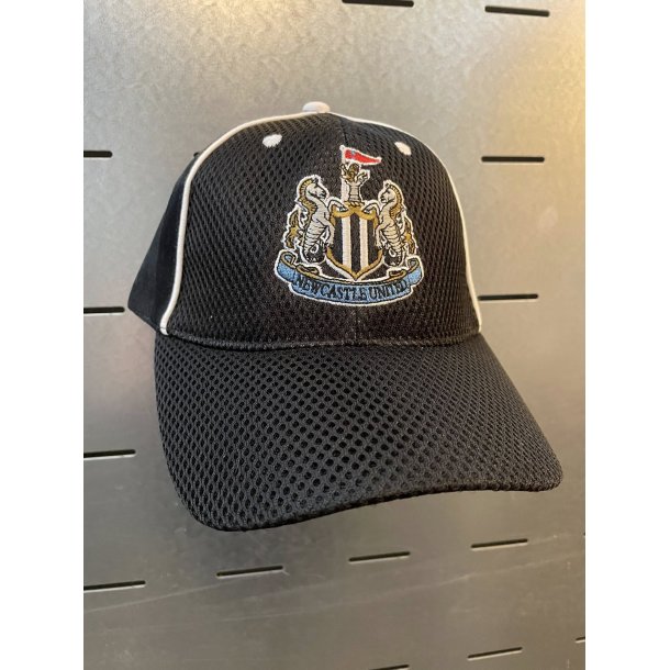 Newcastle Trucker cap / 100 % polyester / 