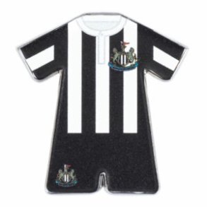 Newcastle pin/badge kit / i metal