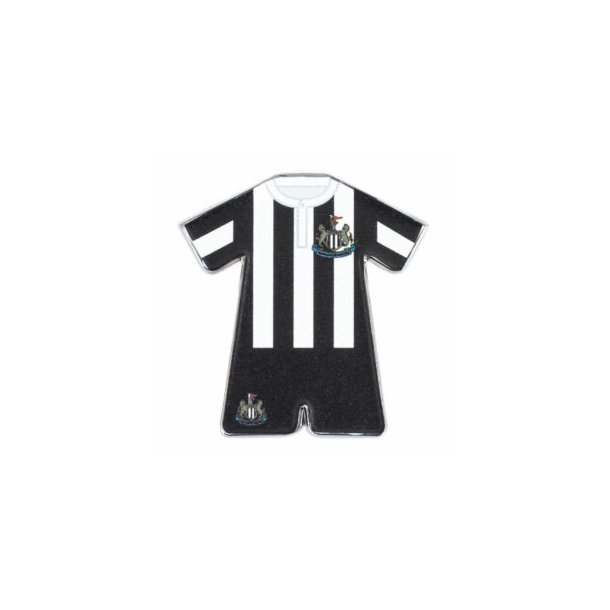 Newcastle pin/badge kit / i metal