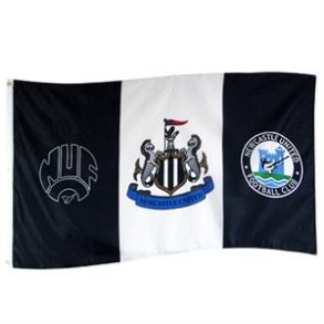 Newcastle flag med tre emblemer